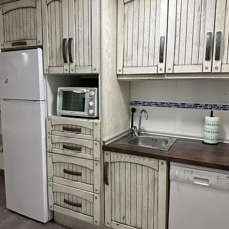 Gamonal Beach Studio Apartment